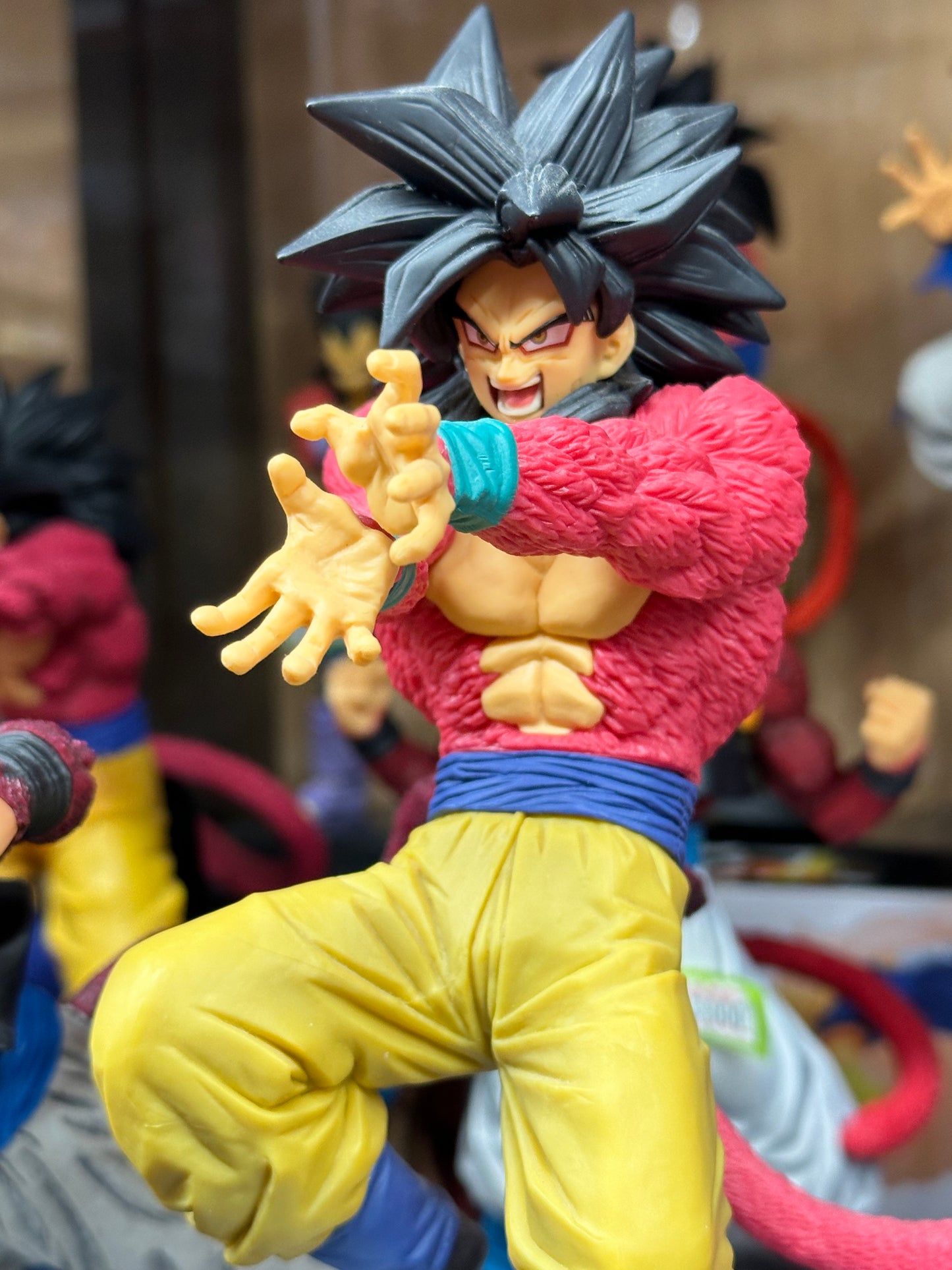Son Goku Super Saiyan 4 Dragon Ball PVC Figure L090